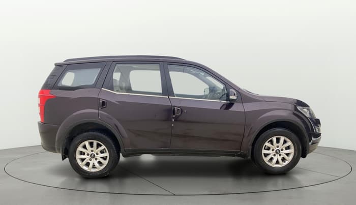 2017 Mahindra XUV500 W10, Diesel, Manual, 72,010 km, Right Side View
