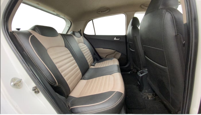 2015 Hyundai Grand i10 SPORTZ 1.1 CRDI, Diesel, Manual, 48,269 km, Right Side Rear Door Cabin