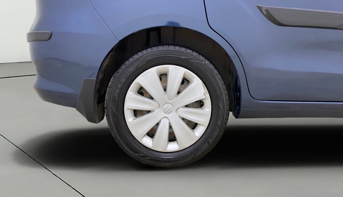 2016 Maruti Ertiga VXI CNG, CNG, Manual, 69,392 km, Right Rear Wheel