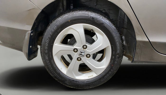 2016 Honda City 1.5L I-VTEC V MT, Petrol, Manual, 1,17,288 km, Right Rear Wheel