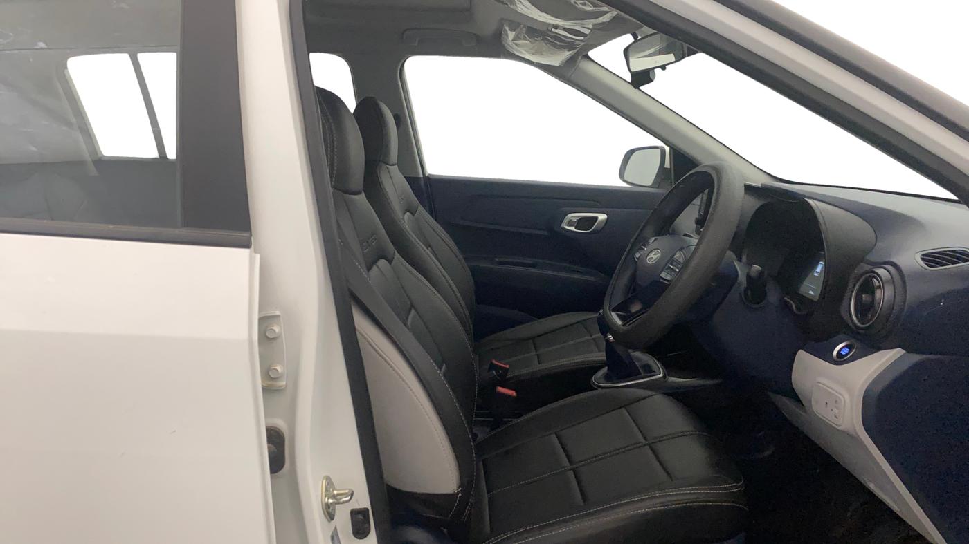2026 Hyundai EXTER HX 6 Petrol Manual, Petrol, Manual, 3,811 km, Right Side Front Door Cabin
