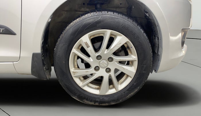 2013 Maruti Swift ZXI, Petrol, Manual, 71,908 km, Right Front Wheel