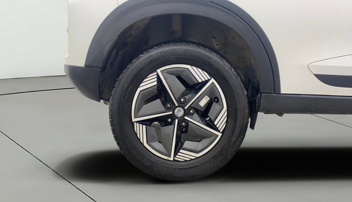 2024 Tata NEXON CREATIVE+ DCA 1.2 PETROL, Petrol, Automatic, 30,907 km, Right Rear Wheel