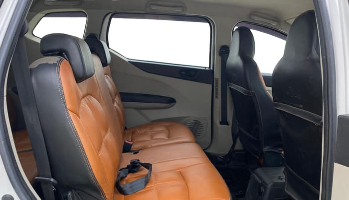 2019 Renault TRIBER RXT, Petrol, Manual, 74,312 km, Right Side Rear Door Cabin