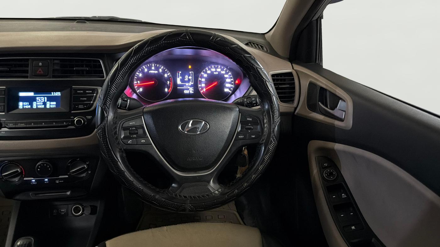 2018 Hyundai Elite i20 SPORTZ 1.2, Petrol, Manual, 1,00,200 km, Steering Wheel Close Up