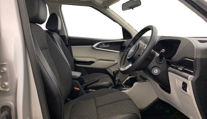 2022 KIA CARENS PRESTIGE 1.5 PETROL 7 STR, Petrol, Manual, 29,278 km, Right Side Front Door Cabin