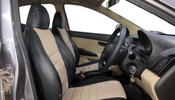 2013 Hyundai Eon MAGNA +, Petrol, Manual, 49,693 km, Right Side Front Door Cabin