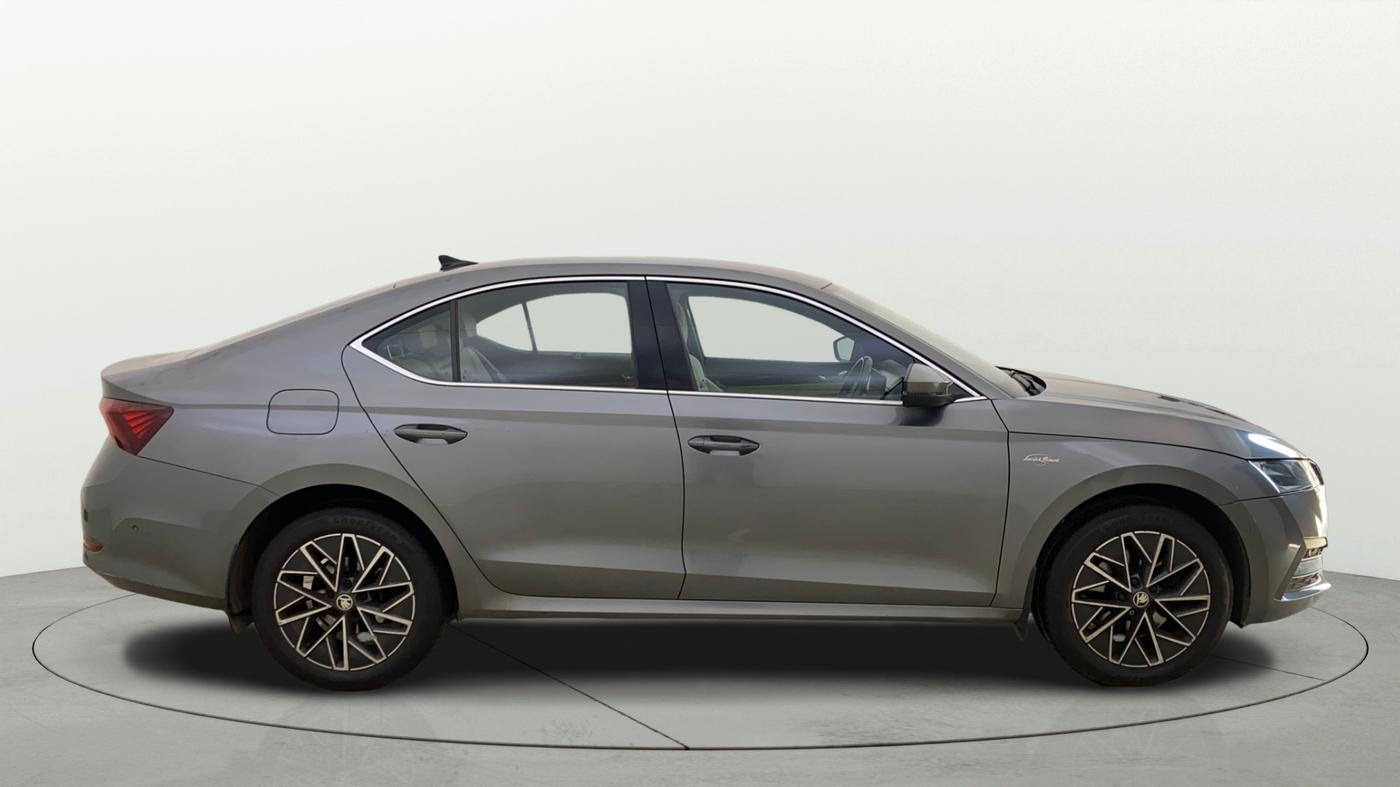 2022 Skoda Octavia L&K 2.0 AT, Petrol, Automatic, 33,747 km, Right Side View