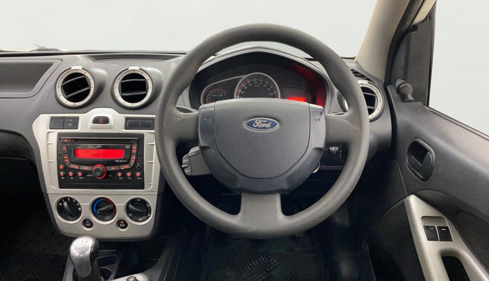2013 Ford Figo ZXI 1.4 DIESEL, Diesel, Manual, 1,35,833 km, Steering Wheel Close Up
