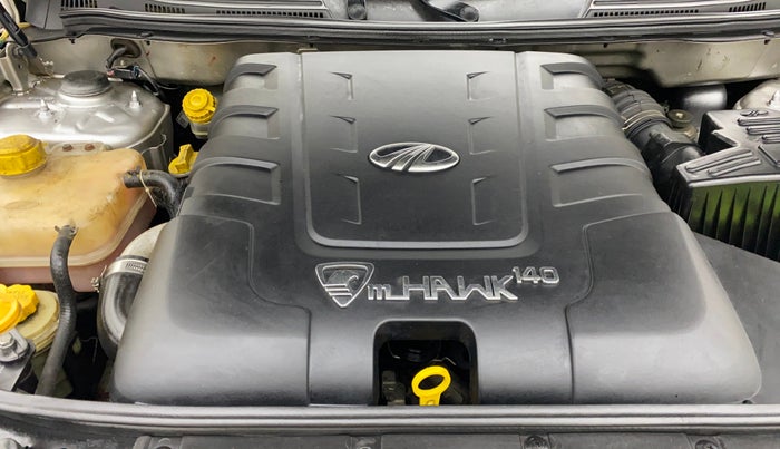 2015 Mahindra XUV500 W10, Diesel, Manual, 1,25,739 km, Engine View