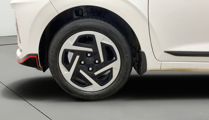 2024 Hyundai GRAND I10 NIOS SPORTZ AMT 1.2 KAPPA VTVT, Petrol, Automatic, 5,127 km, Left Front Wheel