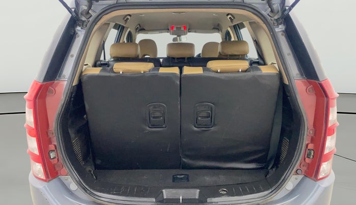 2014 Mahindra XUV500 W8, Diesel, Manual, 1,21,366 km, Boot Open Zoomed View