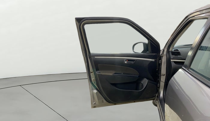 2016 Maruti Swift VXI, Petrol, Manual, 99,872 km, LHS Front Door