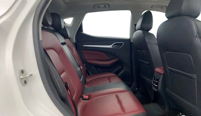 2023 MG ASTOR SAVVY 1.5 CVT S RED, Petrol, Automatic, 23,543 km, Right Side Rear Door Cabin