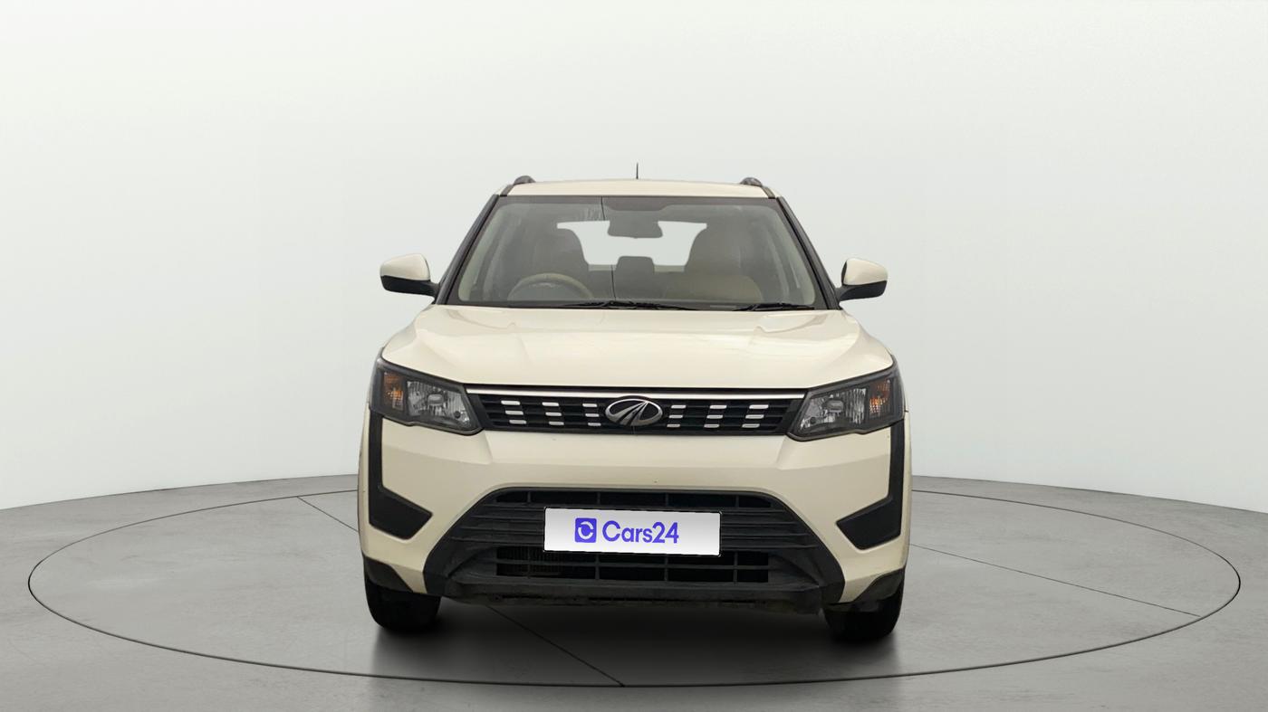 2020 Mahindra XUV300 W6 1.2 PETROL, Petrol, Manual, 15,386 km, Front