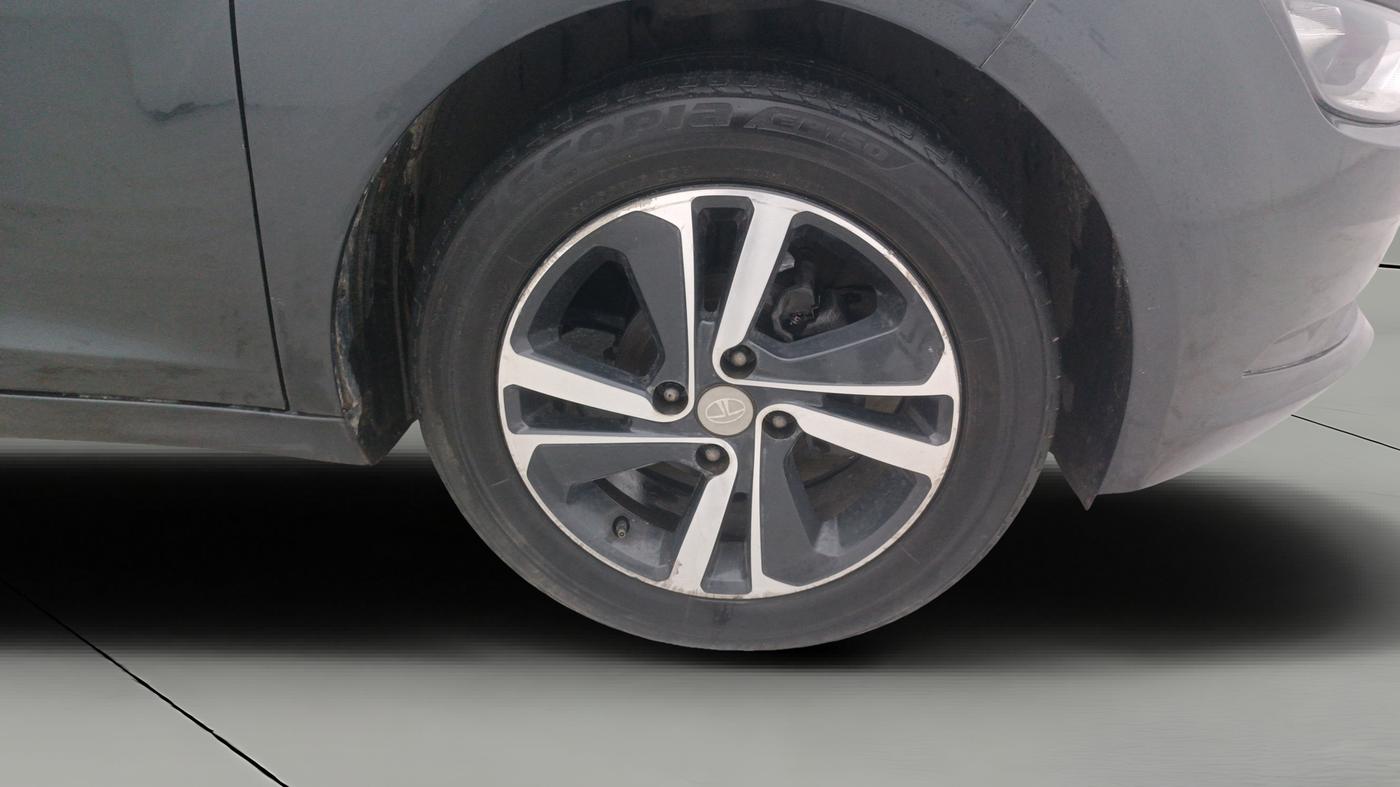 2020 Tata ALTROZ XZ PETROL, Petrol, Manual, 41,857 km, Right Front Wheel