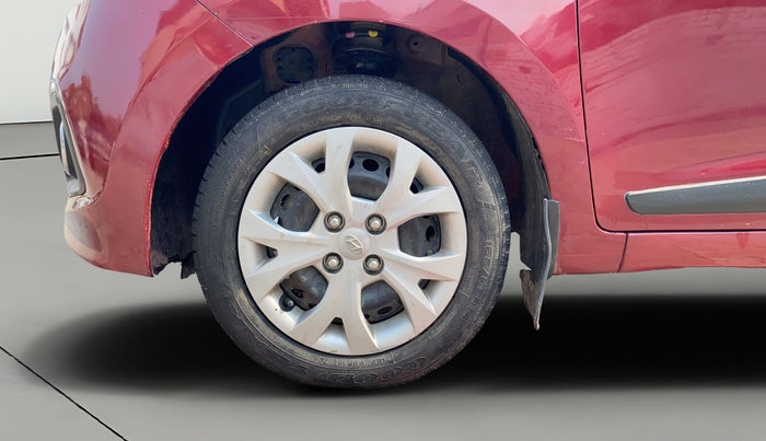 2016 Hyundai Grand i10 SPORTZ 1.2 KAPPA VTVT, Petrol, Manual, 14,572 km, Left Front Wheel