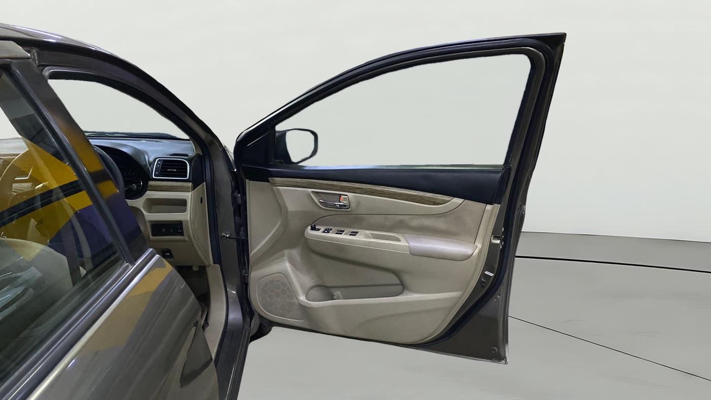 2019 Maruti Ciaz DELTA 1.5 SHVS MT PETROL, Petrol, Manual, 43,958 km, RHS Front Door