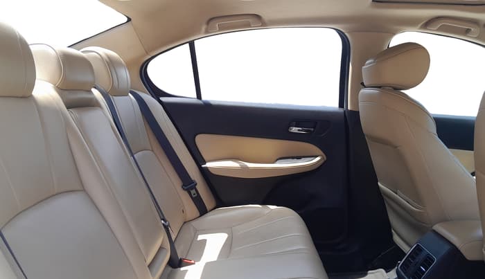 2022 Honda City 1.5L I-VTEC ZX CVT, Petrol, Automatic, 1,02,748 km, Right Side Rear Door Cabin
