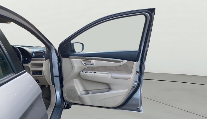 2019 Maruti Ciaz DELTA 1.5 SHVS MT PETROL, Petrol, Manual, 43,265 km, RHS Front Door