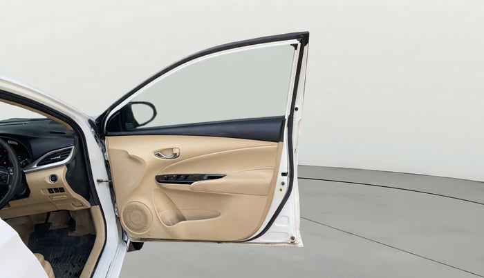 2020 Toyota YARIS VX CVT, Petrol, Automatic, 77,809 km, RHS Front Door