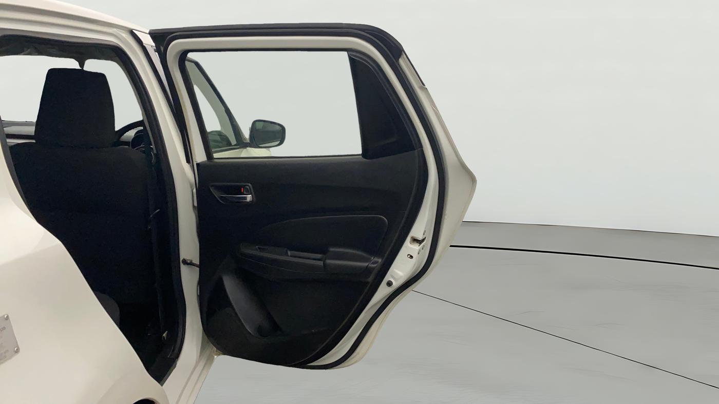 2024 Maruti Swift VXI 1.2L CNG, CNG, Manual, 32,868 km, RHS Rear Door