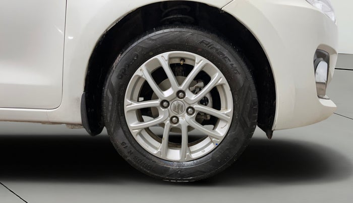 2018 Maruti Swift ZXI, Petrol, Manual, 33,727 km, Right Front Wheel
