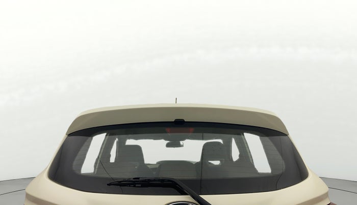 2016 Mahindra Kuv100 K6 PLUS 6 STR, Petrol, Manual, 37,851 km, Rear Windshield