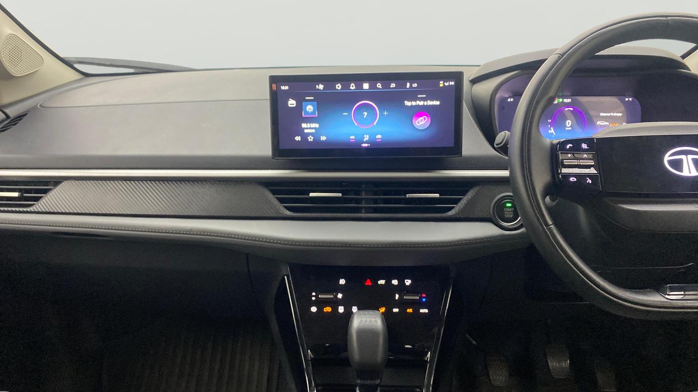 2025 Tata NEXON FEARLESS + SUNROOF DUAL TONE 1.2 PETROL, Petrol, Manual, 23,000 km, Air Conditioner