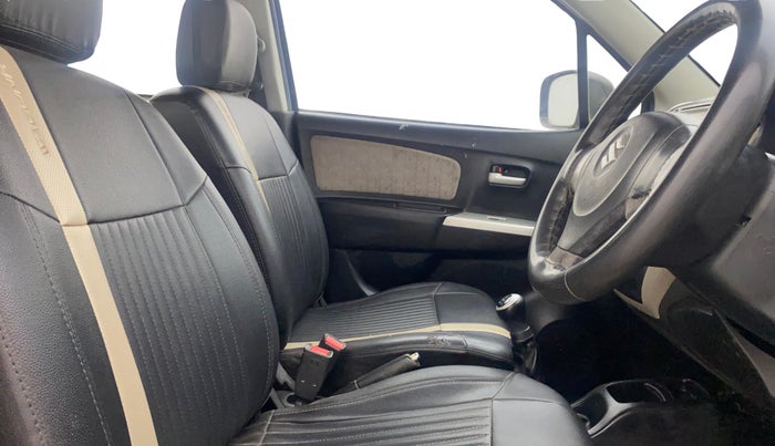 2015 Maruti Wagon R 1.0 VXI, Petrol, Manual, 81,636 km, Right Side Front Door Cabin