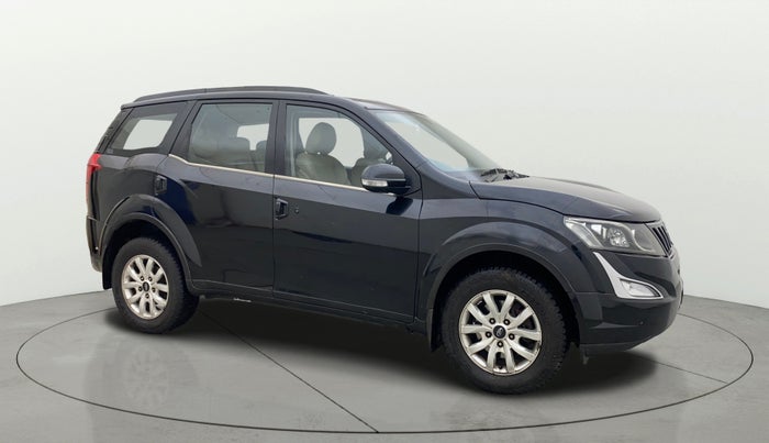 2017 Mahindra XUV500 W10, Diesel, Manual, 65,122 km, Right Front Diagonal