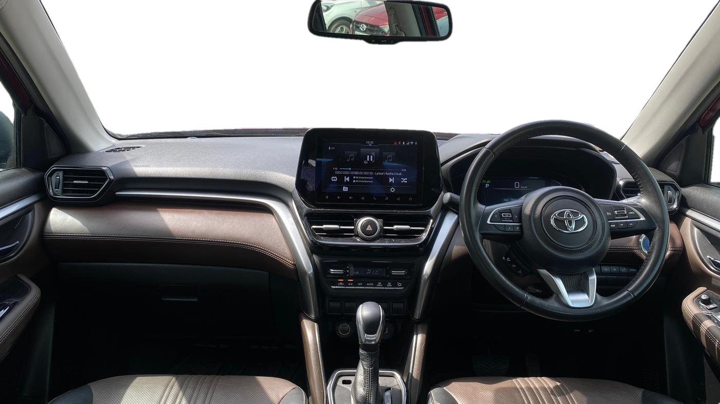 2022 Toyota URBAN CRUISER HYRYDER V HYBRID, Hybrid, Automatic, 19,184 km, Dashboard