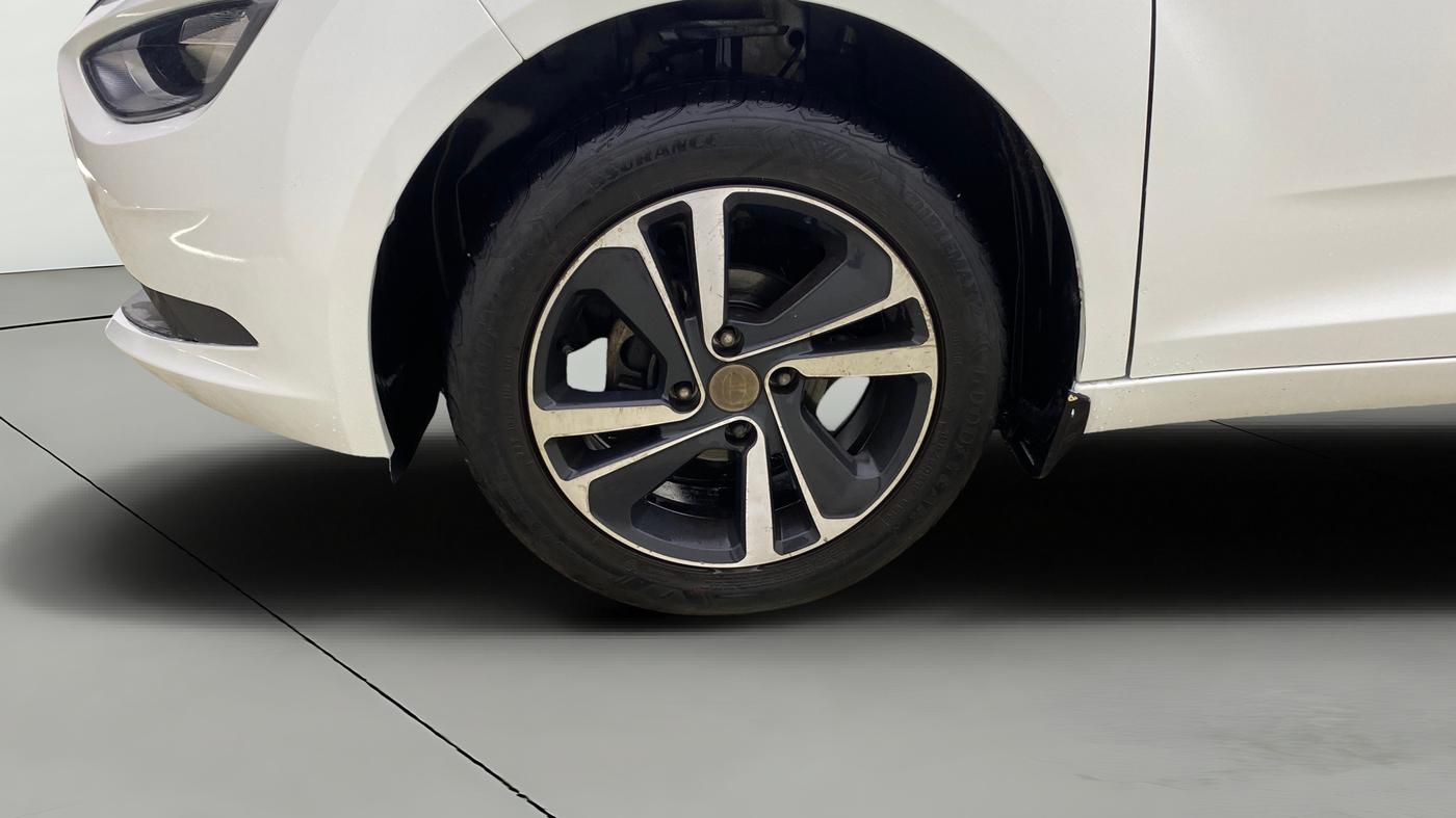 2023 Tata ALTROZ XZ (O) PETROL, Petrol, Manual, 52,627 km, Left Front Wheel