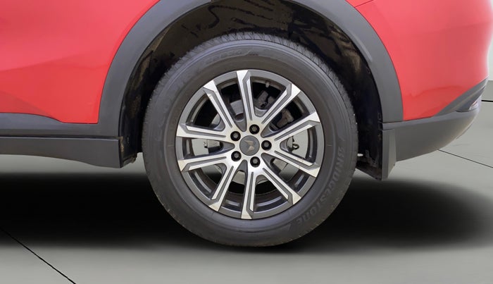 2023 Mahindra XUV700 AX 7 LUXURY D MT 7 STR, Diesel, Manual, 16,953 km, Left Rear Wheel