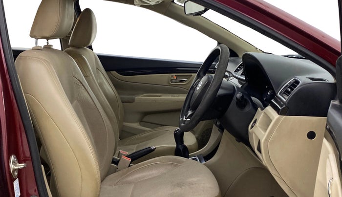 2015 Maruti Ciaz ZXI, Petrol, Manual, 1,05,263 km, Right Side Front Door Cabin