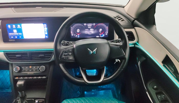 2022 Mahindra XUV700 AX 5 D AT 7 STR, Diesel, Automatic, 77,516 km, Steering Wheel Close Up