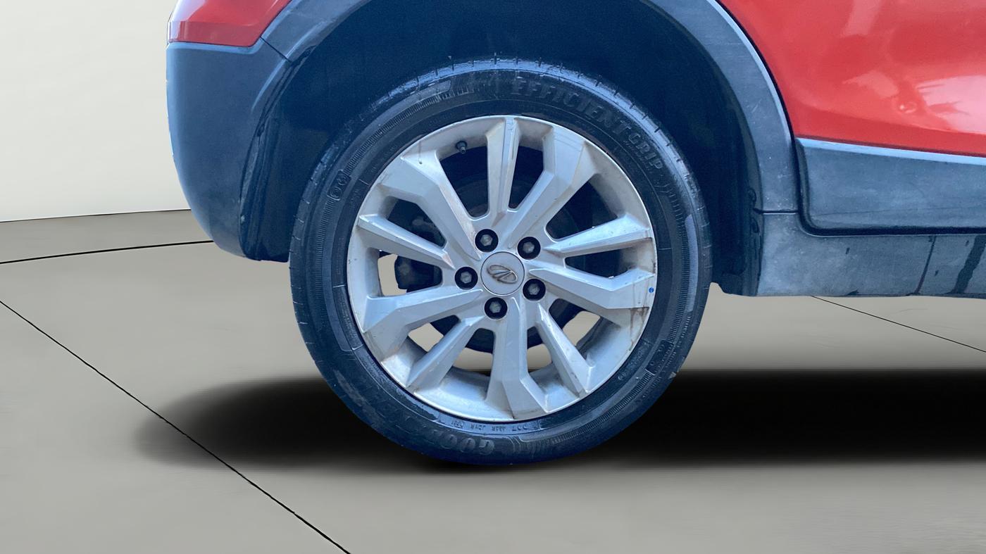 2019 Mahindra XUV300 W8 1.2 PETROL, Petrol, Manual, 80,467 km, Right Rear Wheel