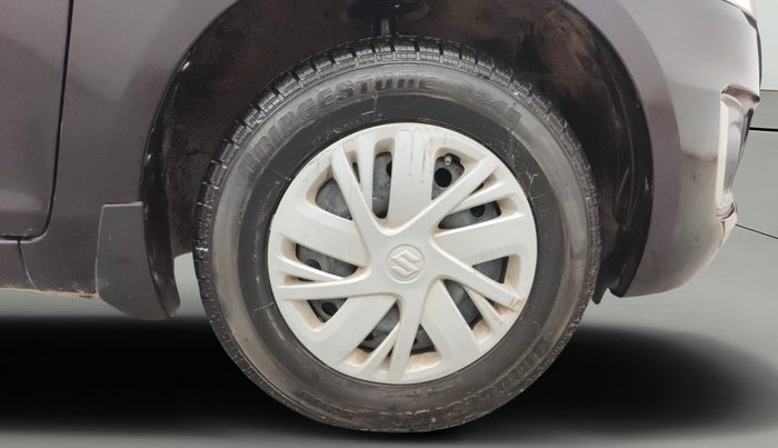 2015 Maruti Swift VXI, Petrol, Manual, 68,004 km, Right Front Wheel