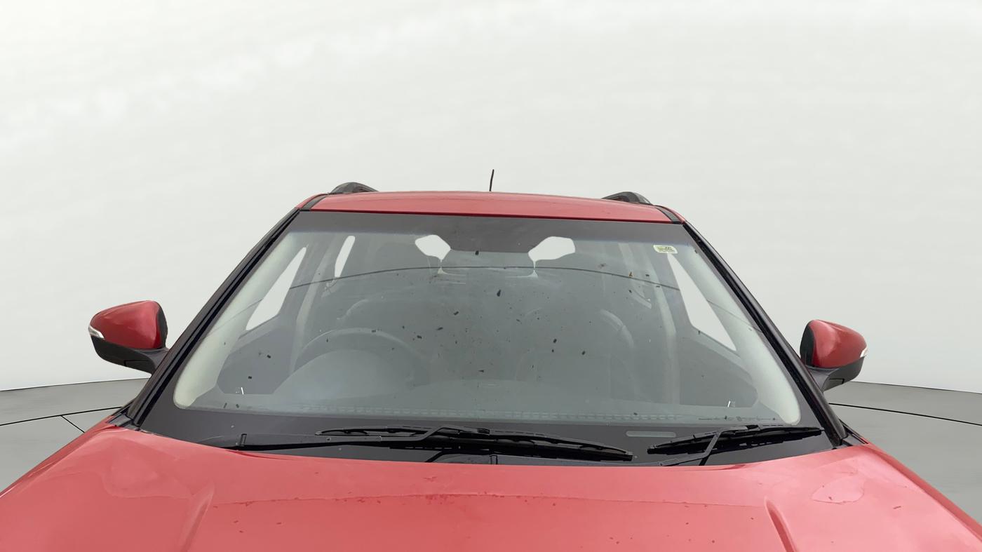 2022 Mahindra XUV300 W8 (O) 1.5 DIESEL, Diesel, Manual, 80,998 km, Front Windshield