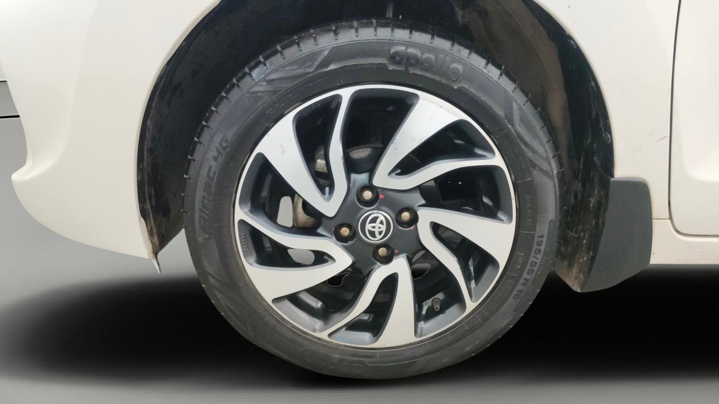 2020 Toyota Glanza V, Petrol, Manual, 56,794 km, Left Front Wheel
