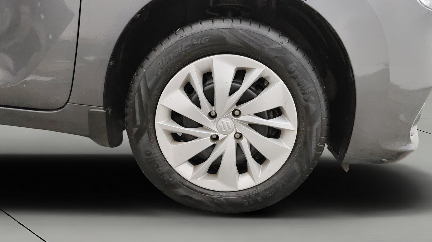 2022 Maruti Baleno DELTA PETROL 1.2, Petrol, Manual, 27,118 km, Right Front Wheel