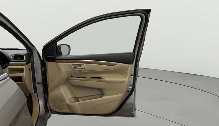 2019 Maruti Ciaz ALPHA  AT 1.5 SHVS PETROL, Petrol, Automatic, 39,361 km, RHS Front Door