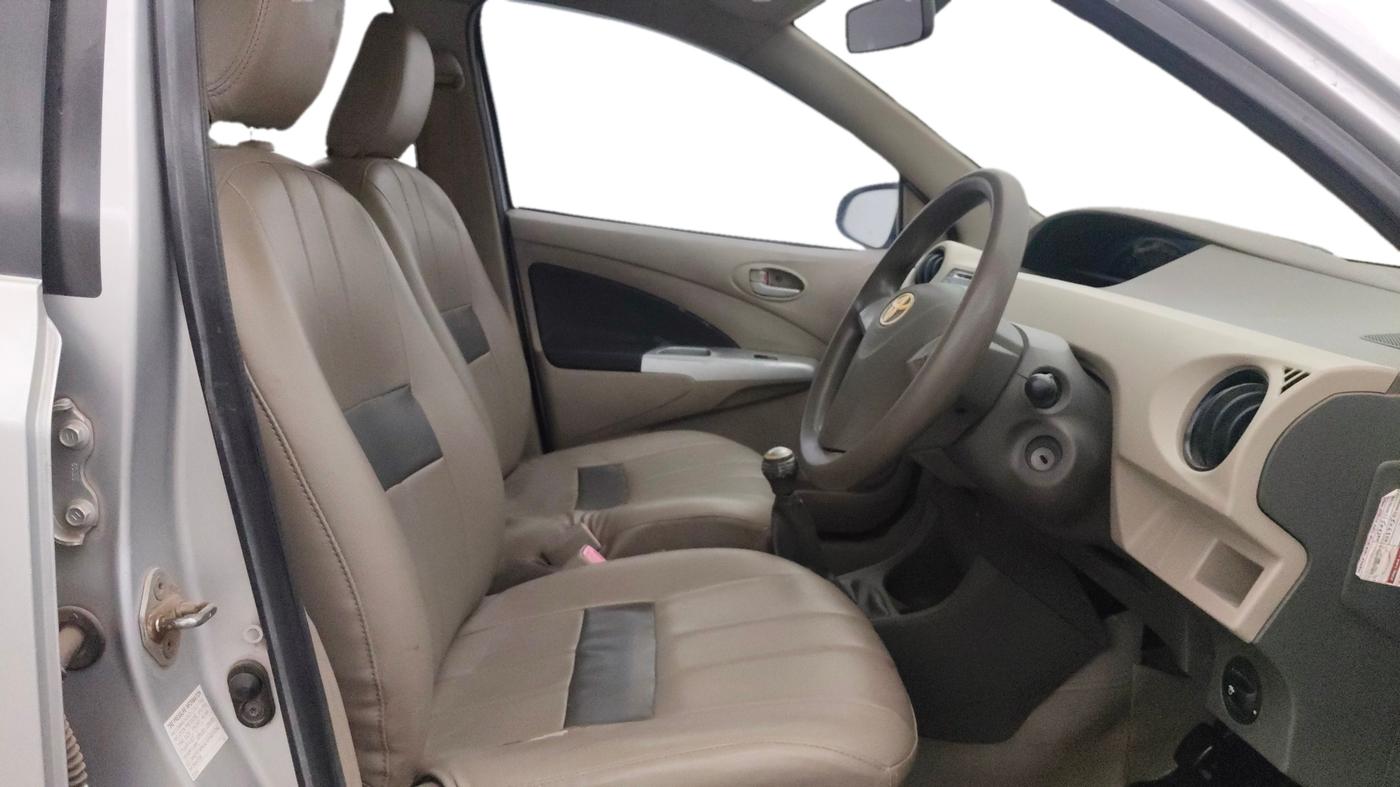 2014 Toyota Etios G, Petrol, Manual, 1,15,972 km, Right Side Front Door Cabin