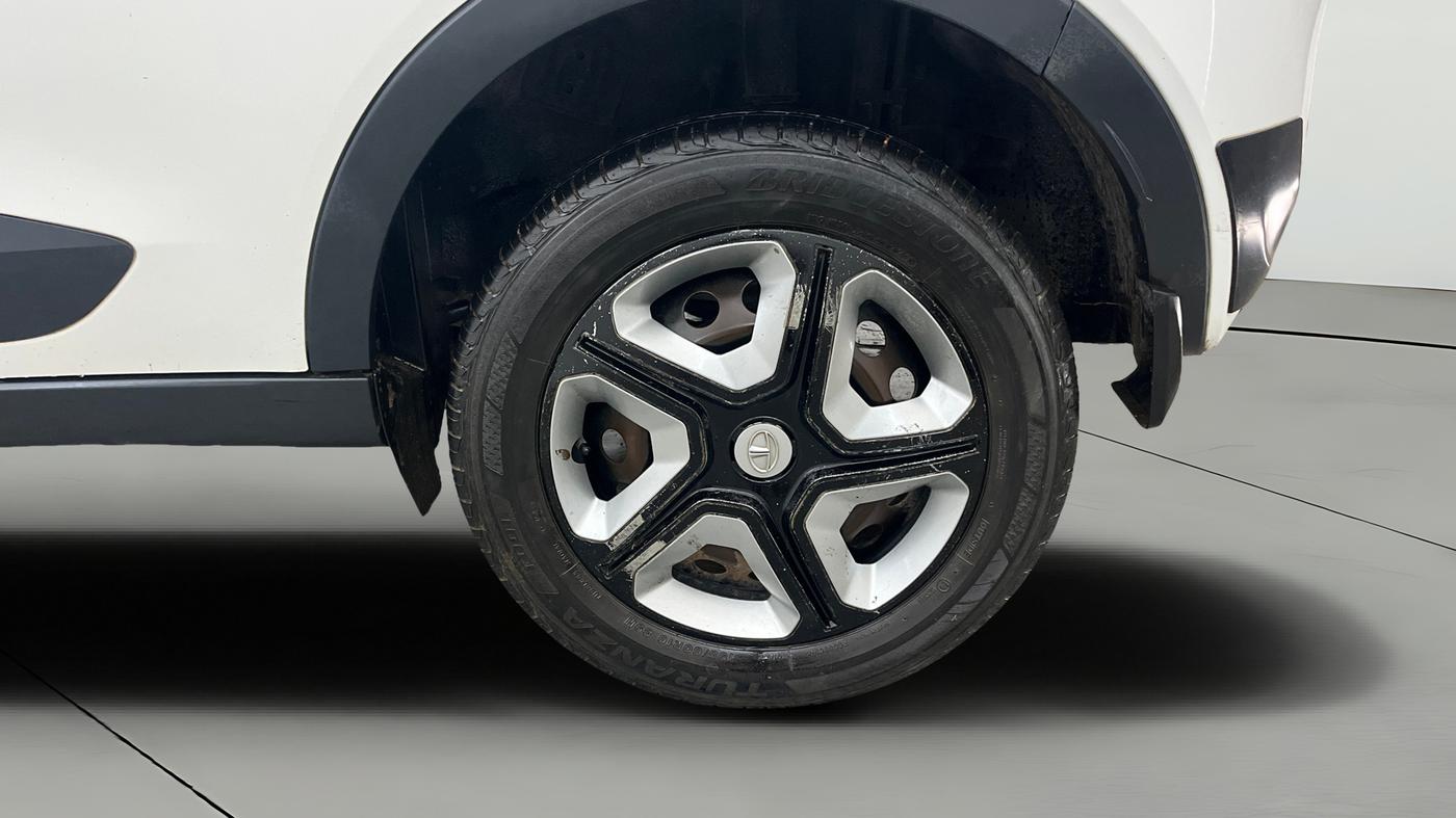 2019 Tata NEXON XZ DIESEL, Diesel, Manual, 88,905 km, Left Rear Wheel