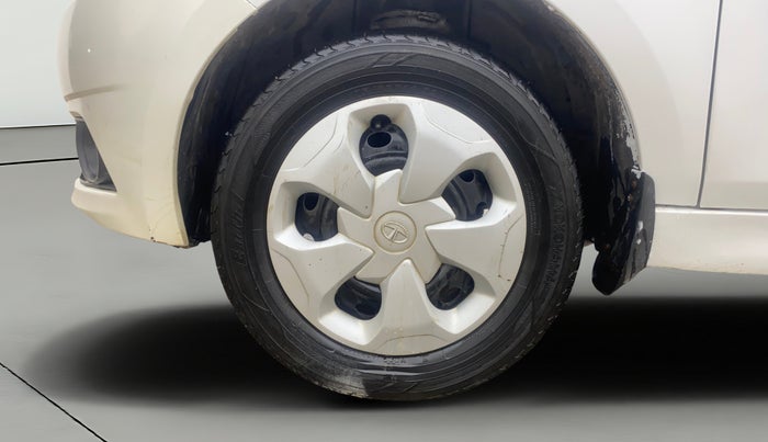 2016 Tata Tiago XT DIESEL, Diesel, Manual, 60,451 km, Left Front Wheel