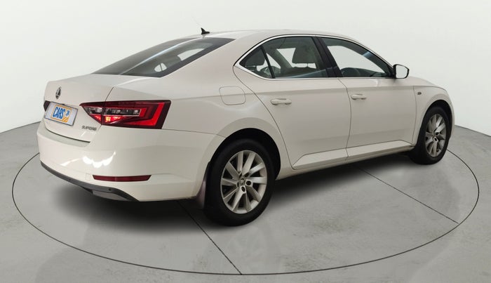 2016 Skoda Superb L&K 1.8 TSI AT, Petrol, Automatic, 44,516 km, Right Back Diagonal