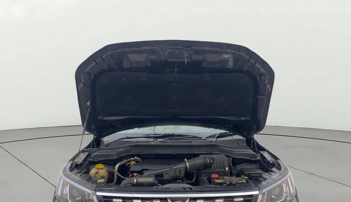 2022 Mahindra XUV300 W8 (O) 1.2 PETROL, Petrol, Manual, 47,398 km, Open Bonet