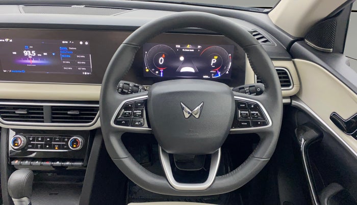 2023 Mahindra XUV700 AX 7 LUXURY P AT 7 STR, Petrol, Automatic, 14,828 km, Steering Wheel Close Up