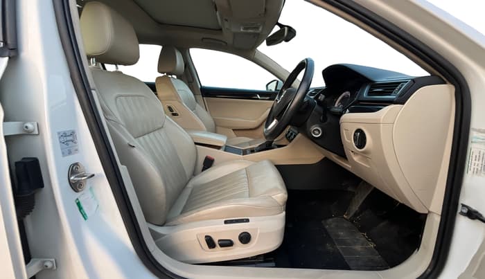 2016 Skoda Superb L&K 1.8 TSI AT, Petrol, Automatic, 90,770 km, Right Side Front Door Cabin
