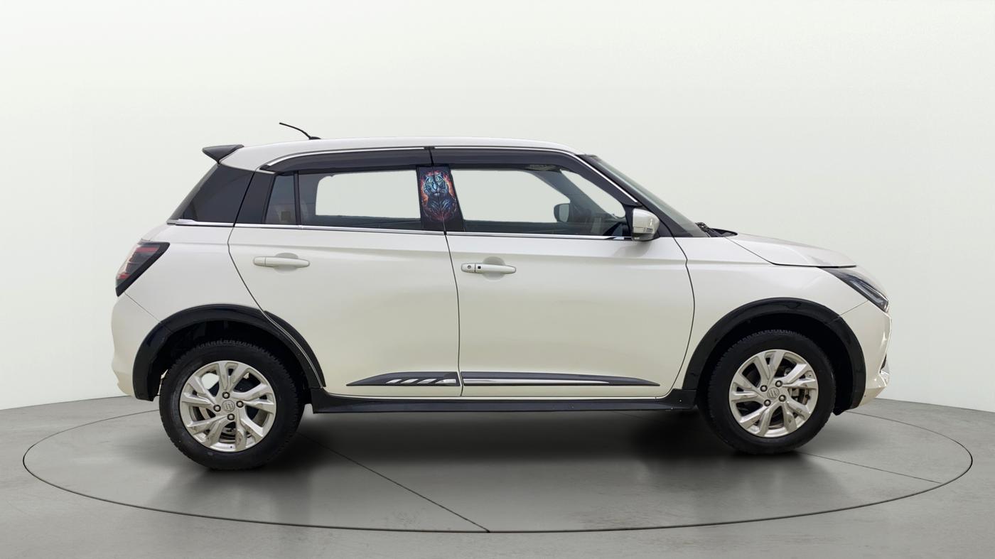 2024 Maruti Swift ZXi AMT, Petrol, Automatic, 17,615 km, Right Side View